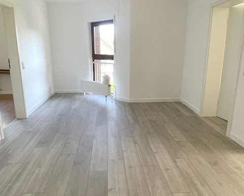 Durchgangszimmer - mögliche Nutzung als Büro- oder Lesebereich