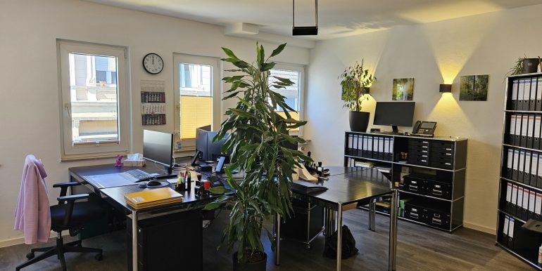 Büro 1