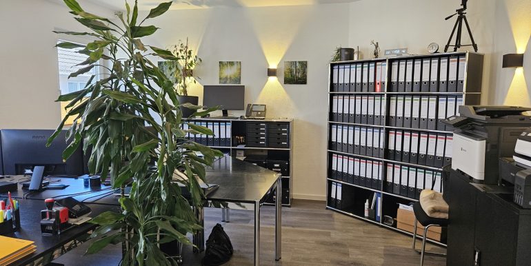 Büro 1