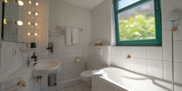 Badezimmer 1