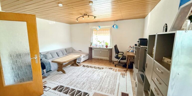 OG Mietwohnung Wohnzimmer