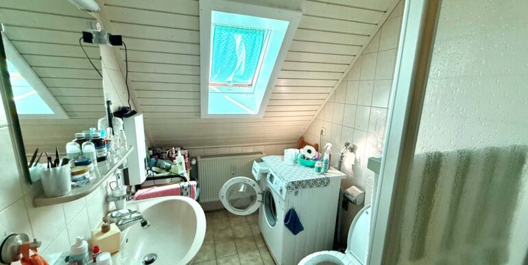 DG Mietwohnung Duschbad