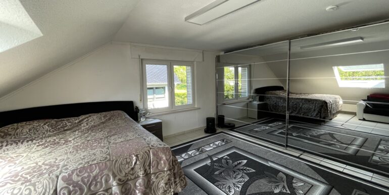 Schlafzimmer DG