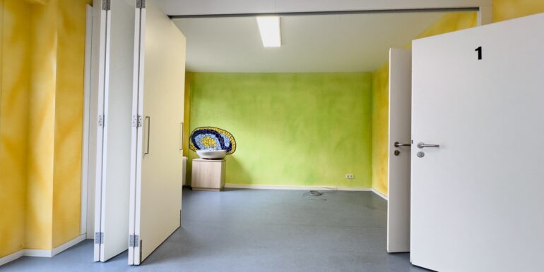 Zimmer 1 mit Abteilung