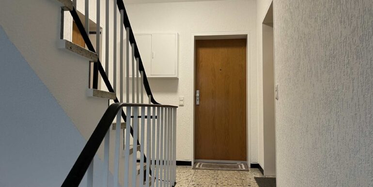 Blick ins gepflegte Treppenhaus