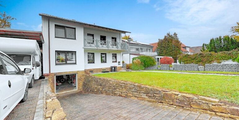 Stellplatz, Garage  und  Carport