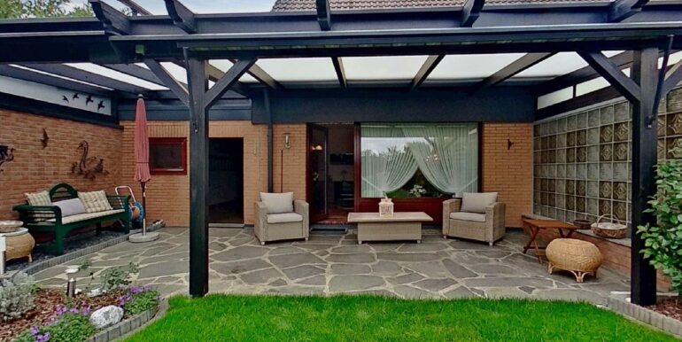 überdachte Terrasse