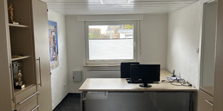 Zimmer EG derzeit Büronutzung