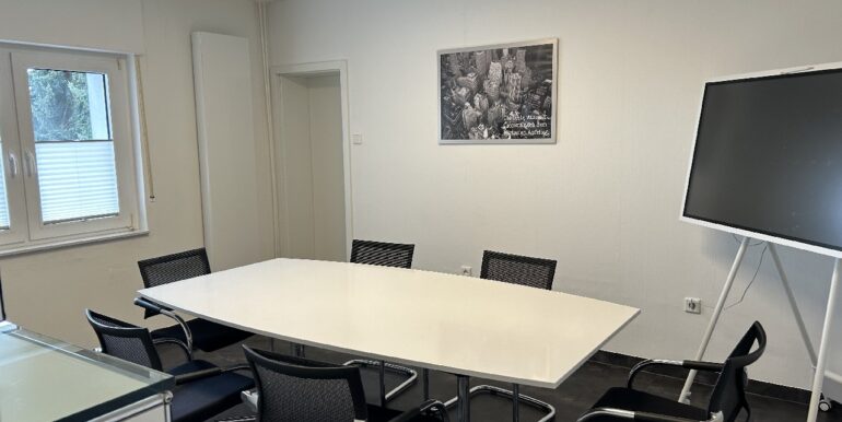 Zimmer EG derzeit Büronutzung