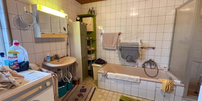 Badezimmer EG