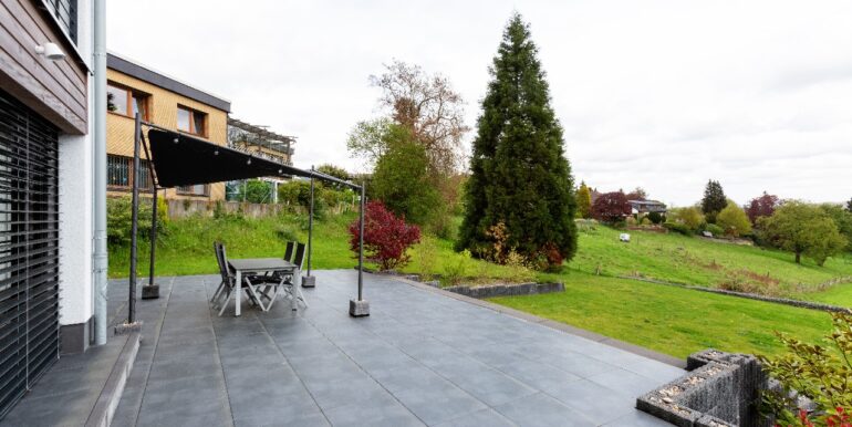 Großzügiger Terrassenbereich