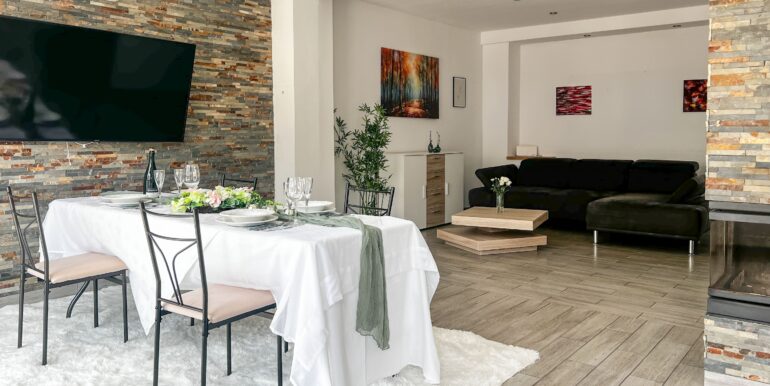 EG: Wohn-/Essbereich