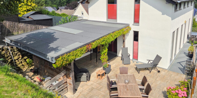 Blick vom Garten aufs Haus