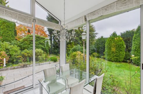 Wintergarten mit Blick ins Grüne