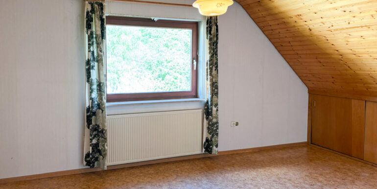 Schlafzimmer DG rechts