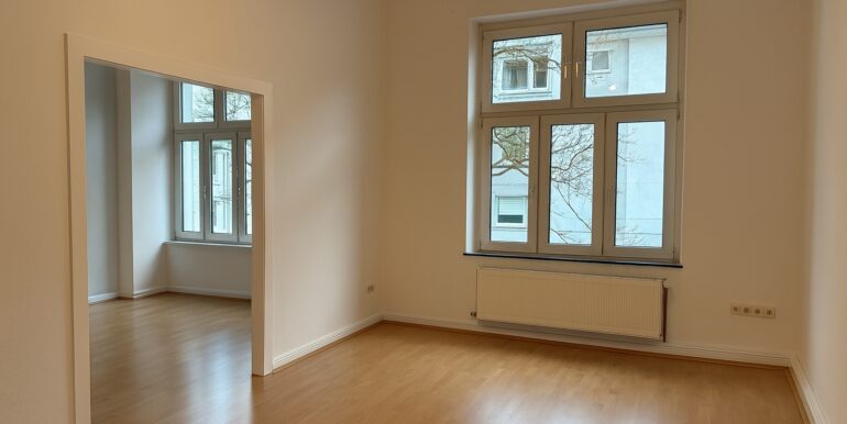 Blick Esszimmer zum Wohnzimmer