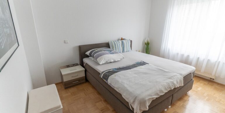 2. Schlafzimmer (Foto I)