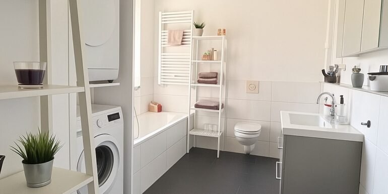 1. Tageslichtbad mit Badewanne