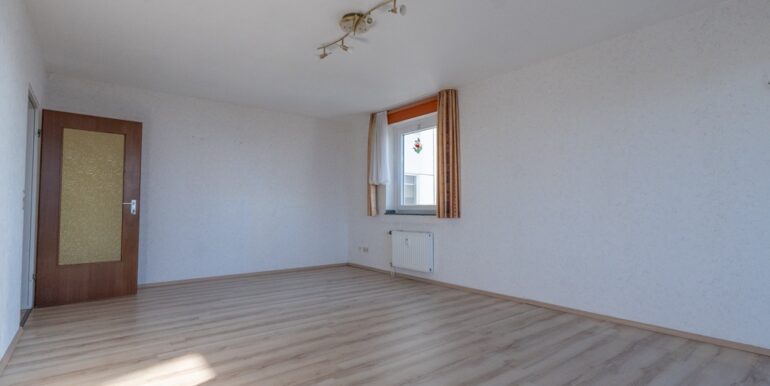 Blick von der Loggia in das Wohnzimmer