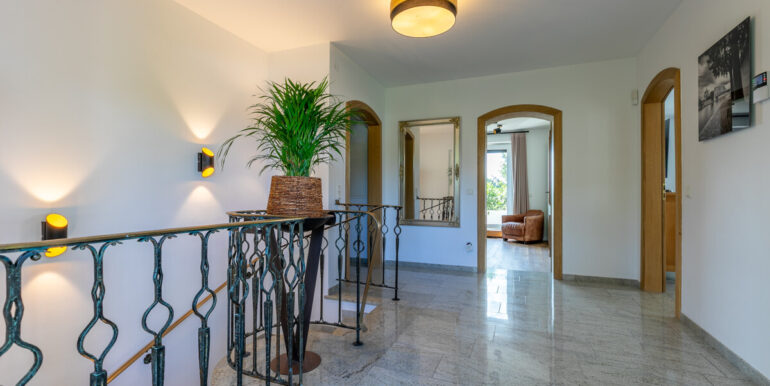 Großzügiger Empfang