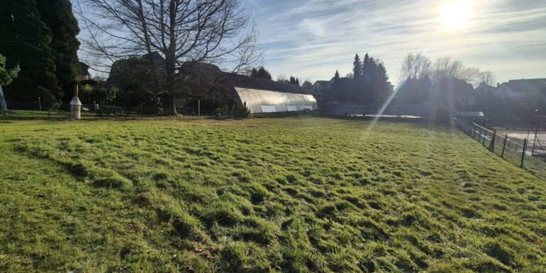 Großzügiges Grundstück