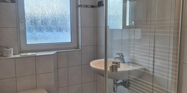 Eines der beiden Bäder