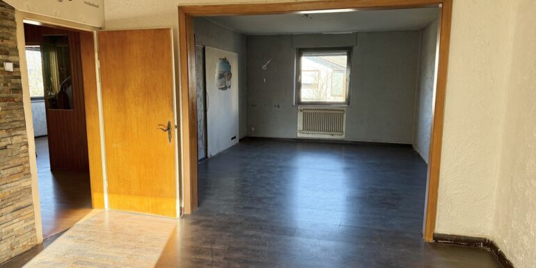 EG Blick vom Essbereich in den Wohnbereich