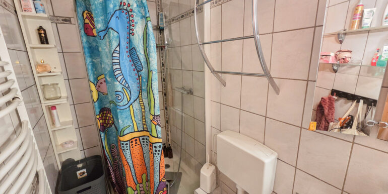 Bad Wohnung 2 - 1. OG