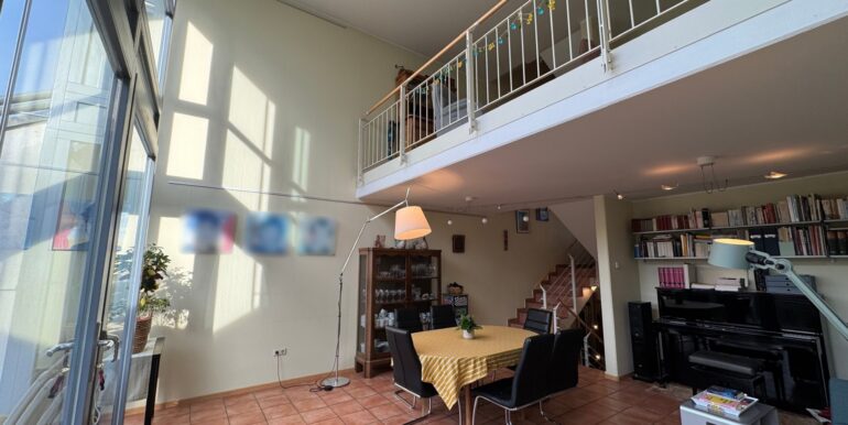 Wohnzimmer mit Galerie