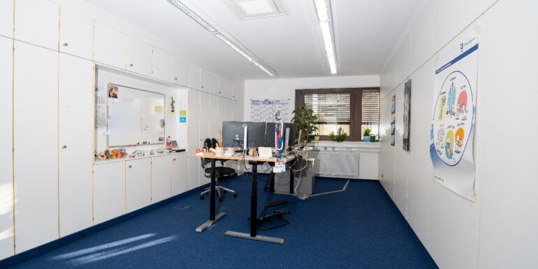 Büro 13