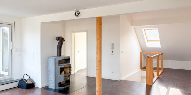 Lichtdurchflutetes Wohnzimmer