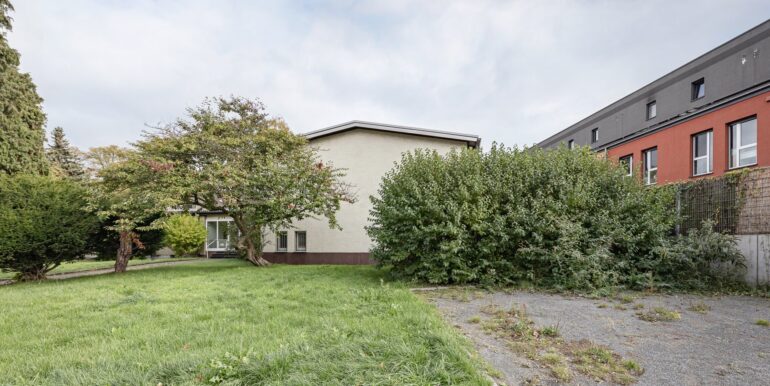 großzügiges Grundstück