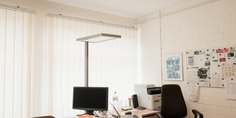 Werkstatt  / Büro