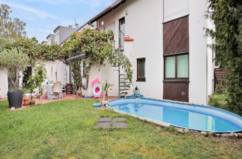Garten mit Pool
