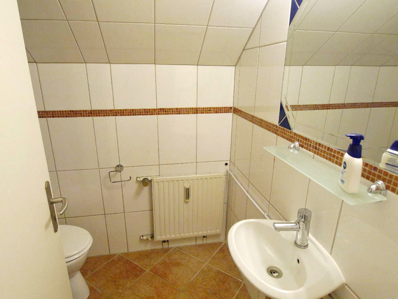 Stadt Blankenberg – Ideal für 1-3 Personen! 3-Zimmer-Dachgeschoßwohnung im ruhigen 3-Familienhaus - Foto 1