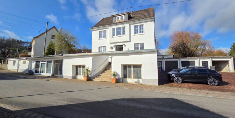 Straßenansicht