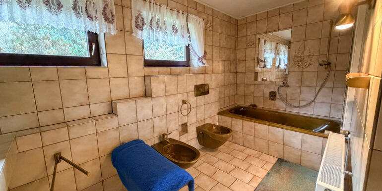 Badezimmer EG