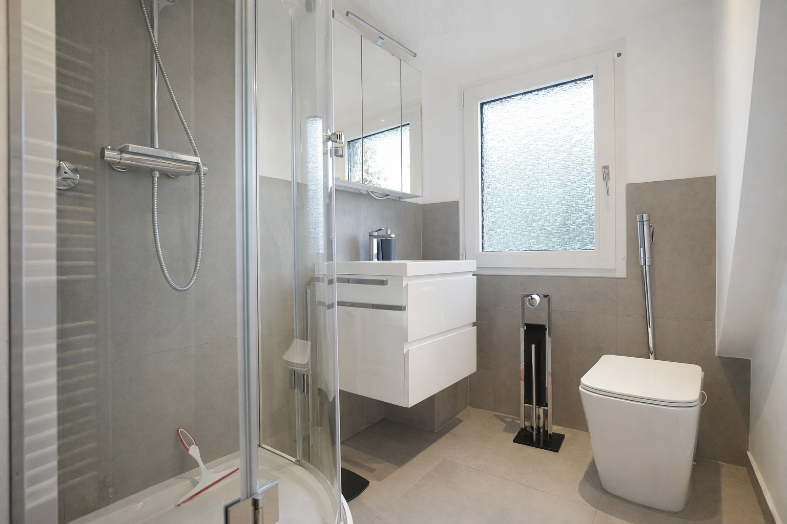Helle ca. 80 m² große 2-Zimmer-Maisonettewohnung mit Spitzboden, Einbauküche und Tageslichtbad - Foto 4