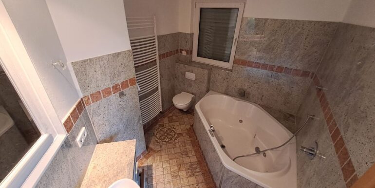 Badezimmer EG
