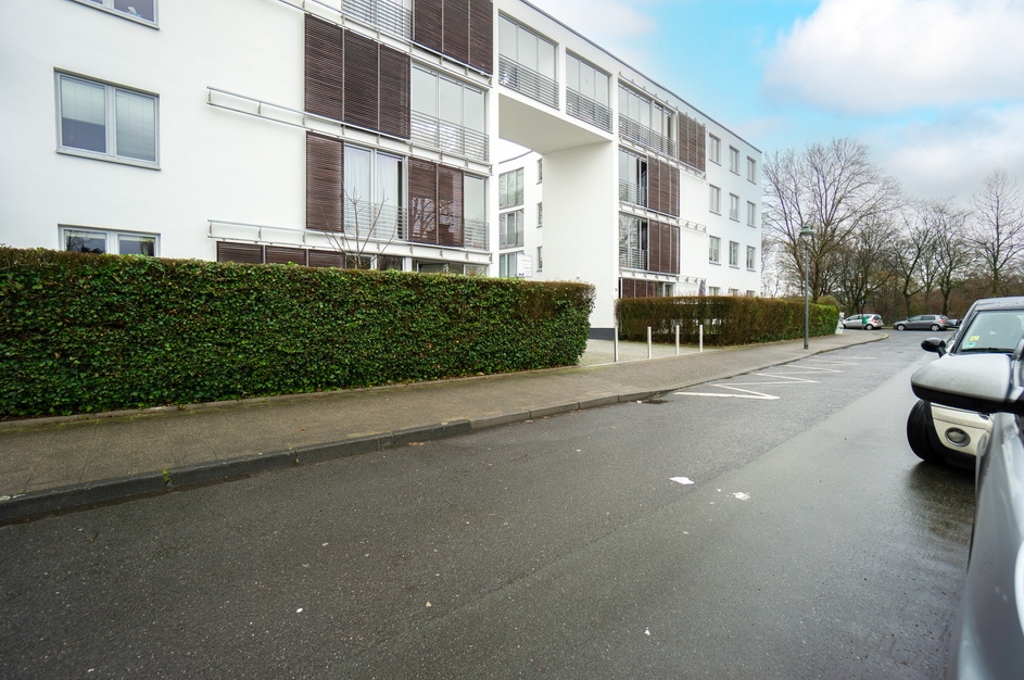 Düsseldorf: Große Traumwohnung mit Blick ins Grüne im Herzen von Oberkassel - Foto 5