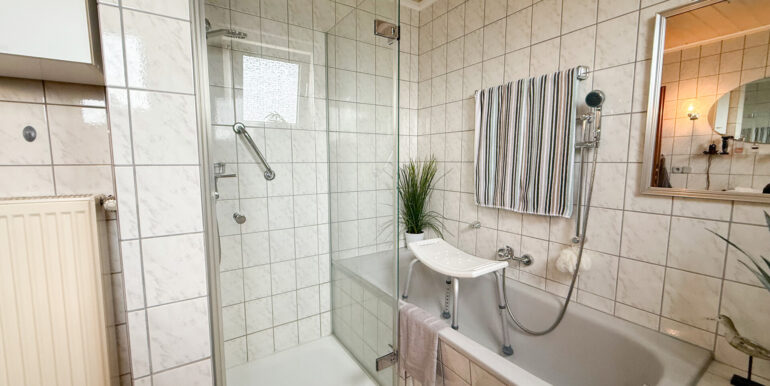 Badezimmer EG