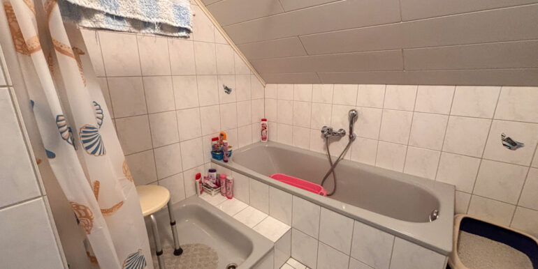 Badezimmer DG