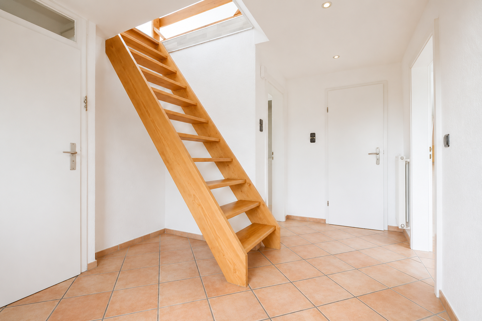 Helle ca. 80 m² große 2-Zimmer-Maisonettewohnung mit Spitzboden, Einbauküche und Tageslichtbad - Foto 5