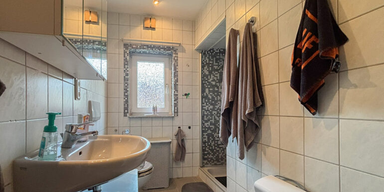 Badezimmer EG