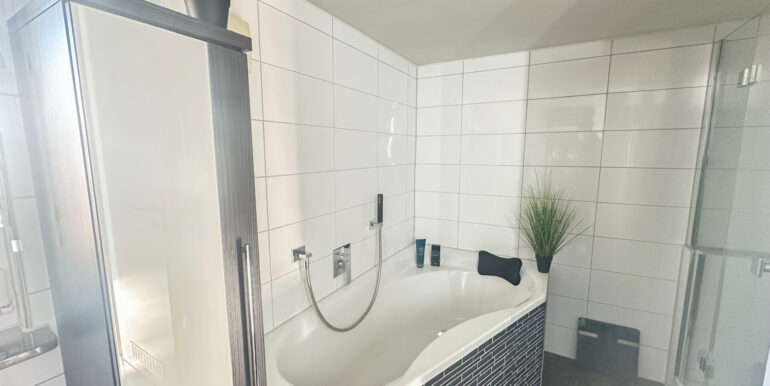 1. OG Badezimmer EG
