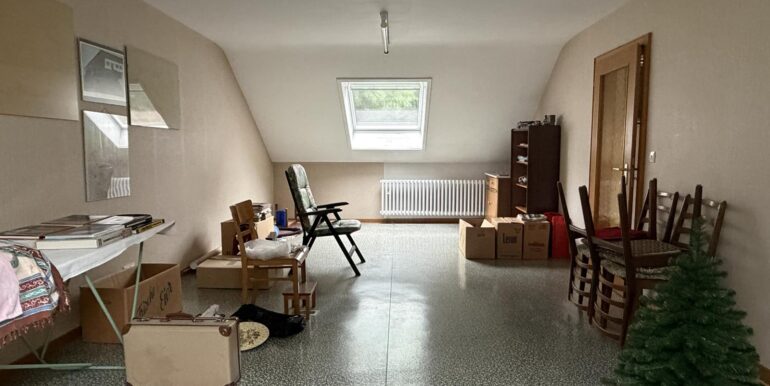 Wohn-/ Esszimmer DG