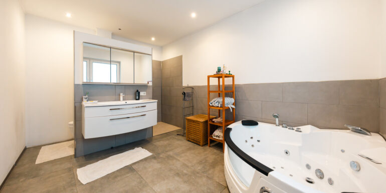 Badezimmer Elternschlafzimmer