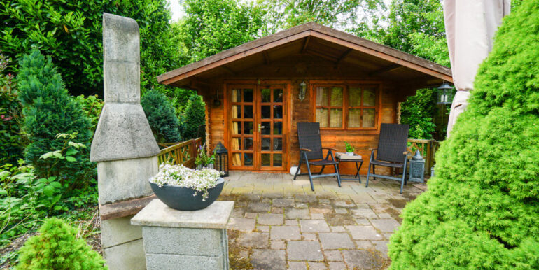 Grillplatz und Gartenhaus