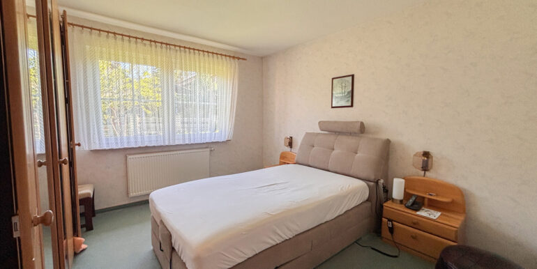 Schlafzimmer EG