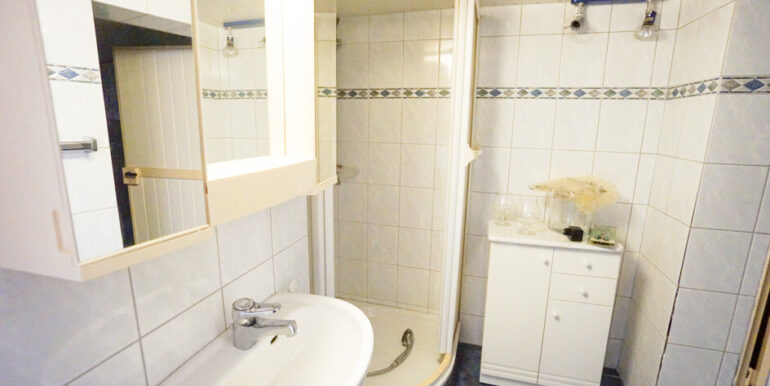 Dusche im Keller